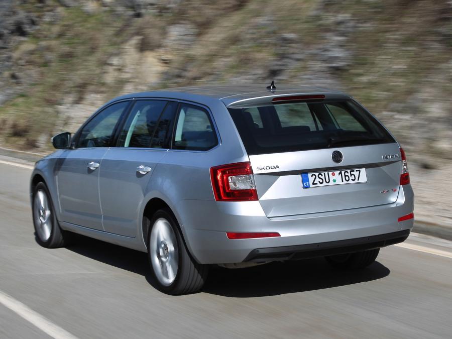  Skoda Octavia Combi 4x4 2013 года  (фото 5 из 23)